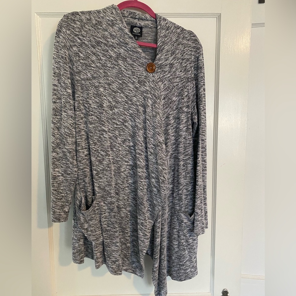 BOBEAU✨POCKETS✨ Heather Gray
Asymmetrical Draping Button
Cardigan Sweater Size L